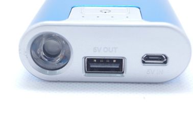 Φορητή τράπεζα 6600mAh δύναμης μετάλλων USB ψηφιακών κάμερα με το φανό των οδηγήσεων