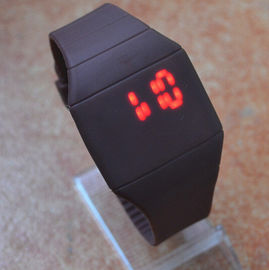 Ο ψηφιακός Μαύρος Wristwatch των για άνδρες και για γυναίκες οδηγήσεων για το δώρο Χριστουγέννων, ρολόι των απρόσωπων οδηγήσεων βραχιολιών