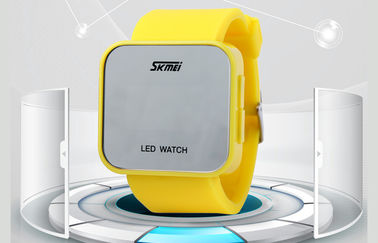 Wristwatch των ρόδινων ψηφιακών ρολογιών Wommens ABS οδηγήσεων υπόθεσης 1 νερό του ATM ανθεκτικό