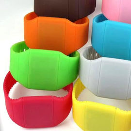 Οδηγημένο ρολόι Wristband σιλικόνης οθόνης αφής δώρων παιδιών, αθλητικό ρολόι σιλικόνης